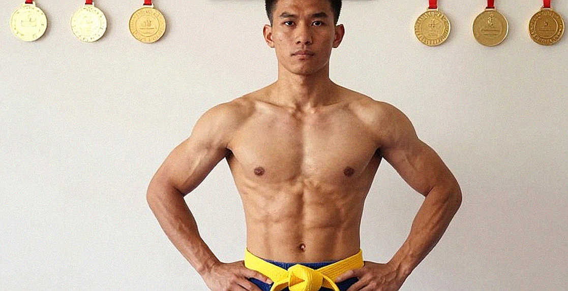 Hồ sơ trống giữa sàn võ thuật: vì sao "chưa đủ dữ liệu" là phán quyết trung thực nhất