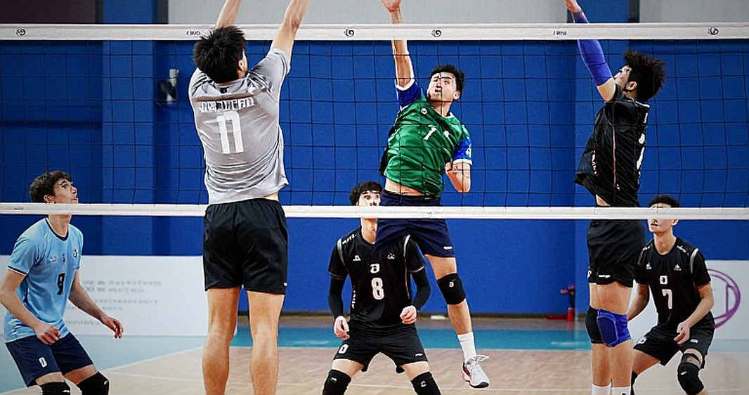 Anthony Hudson, 30 ngày bị đe dọa và bản hợp đồng đến tháng 2/2028