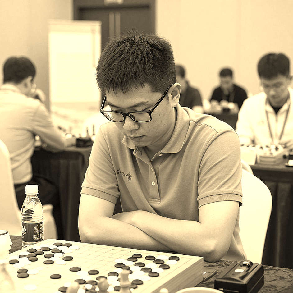 Scotch khai cuộc và bóng ma 2026: Khi lý thuyết cờ được bán bằng nỗi sợ